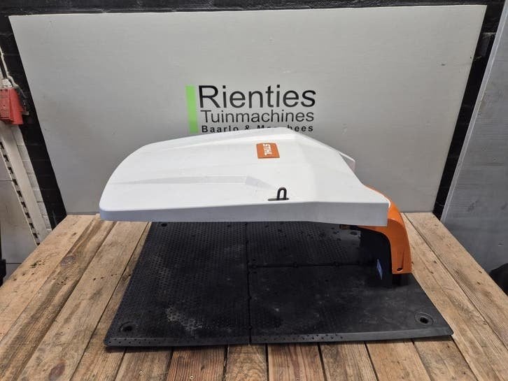 Stihl afdak AIP 602.0 , overkapping voor Stihl robotmaaier, Info@stihl.nl, ANDREAS STIHL NV, Gebruikt, Veurtstraat 117, 2870 Puurs-Sint-Amands, België/Belgique