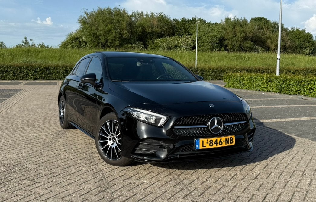 Mercedes-Benz A-Klasse A 180 Business Solutions AMG NL NAP, Auto's, Mercedes-Benz, 136 pk, 4 cilinders, Alcantara, Zwart
