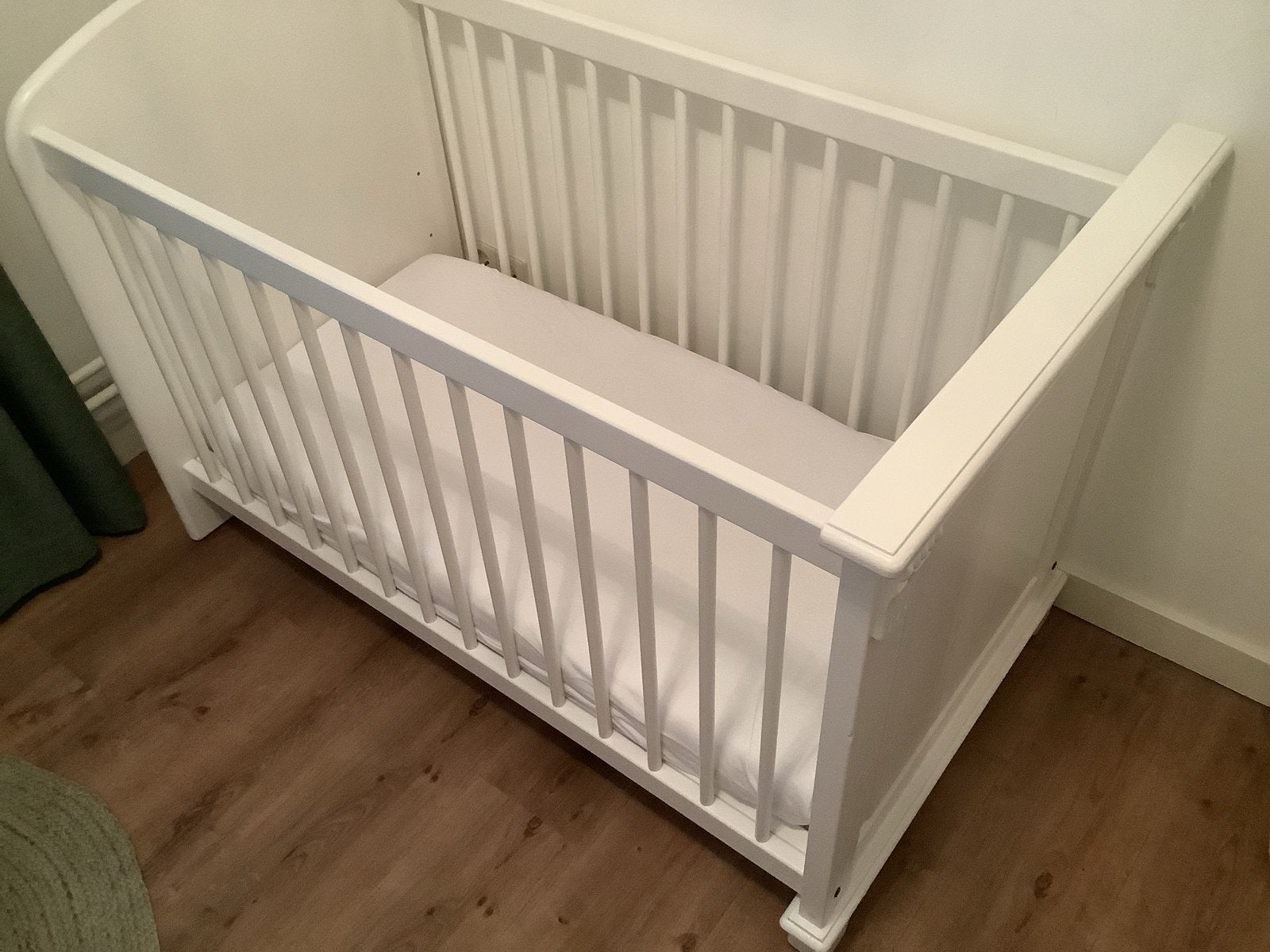 Complete Babykamer: Ledikant, Commode, Plankdrager + Matras, Kinderen en Baby's, Kinderkamer | Complete kinderkamers, Ophalen