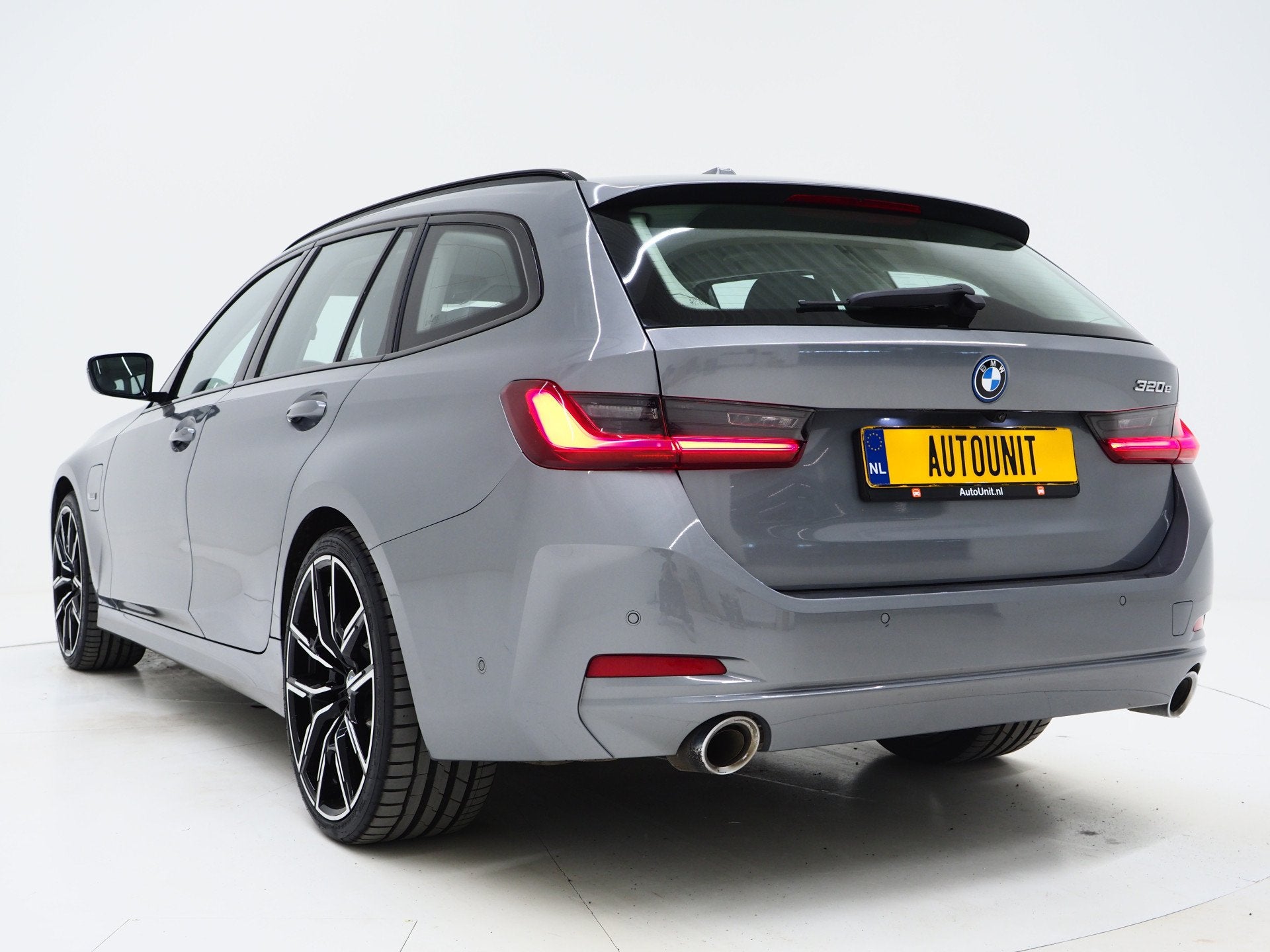 BMW 3 Serie Touring 320e LCI Shadow Line | Nieuw Model | Key, Auto's, BMW, Automaat, 1998 cc, Gebruikt, 3-Serie