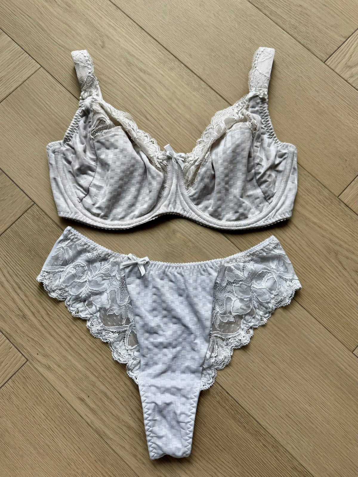 Prima Donna Set 80E/42 Madison Wit (LEES BESCHRIJVING), Verzenden, Wit, Setje