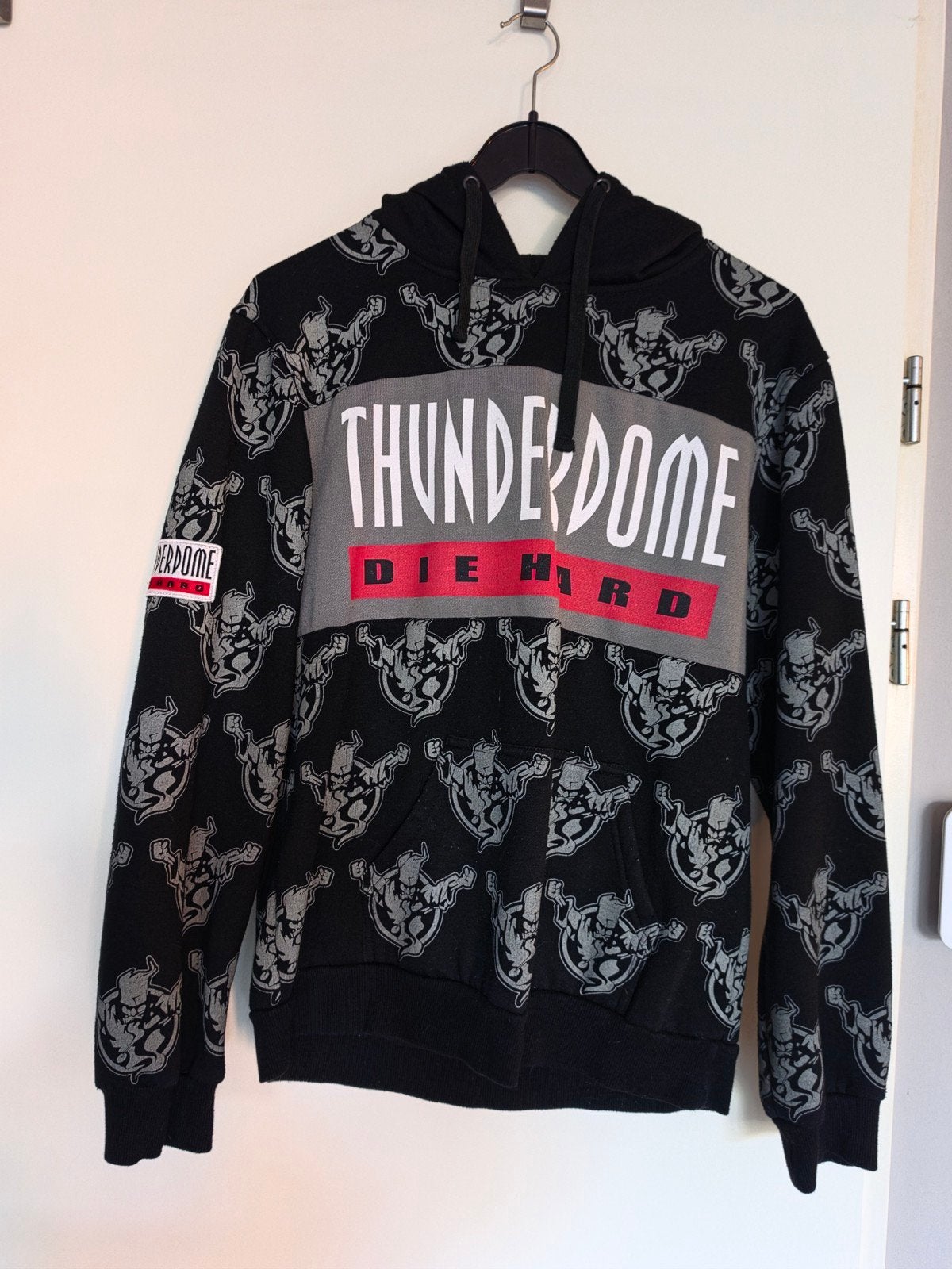 Thunderdome Die Hard Hoodie Maat M Zwart/Grijs, Maat 48/50 (M), Thunderdome, Zwart, Ophalen of Verzenden