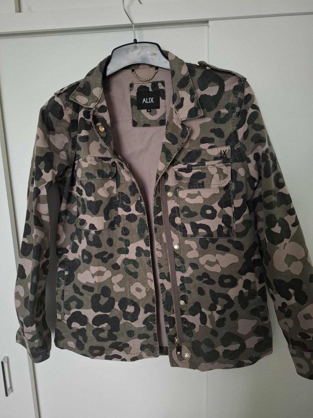 Alix the Label camouflage jasje mt M, Maat 38/40 (M), Alix the label, Ophalen of Verzenden, Zo goed als nieuw