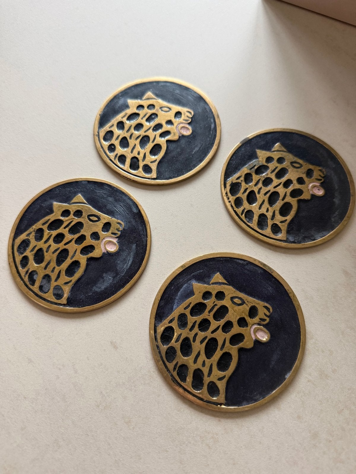 Doing Goods Chloe Cheetah onderzetters - set van 4, Boho, Ophalen of Verzenden, Zo goed als nieuw, Goud