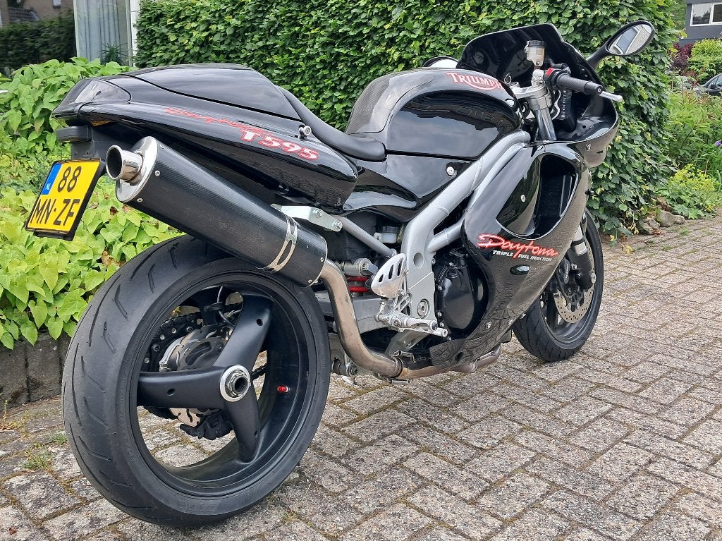 Triumph T595  (weinig kilometers), Motoren, Sportuitlaat, Occasion, Motorrijbewijs A, 3 cilinders