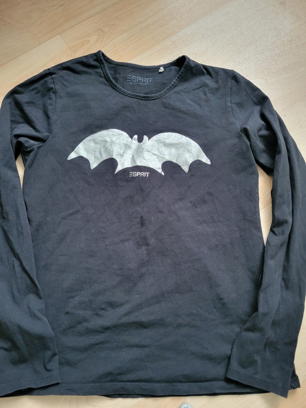 Esprit zwarte Longsleeve met vleermuis print, Gebruikt, Jongen of Meisje, Ophalen of Verzenden, Esprit