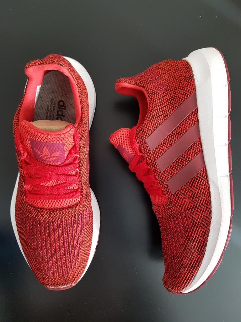 Adidas Swift Run, Overige kleuren, Ophalen of Verzenden, Adidas, Sneakers of Gympen