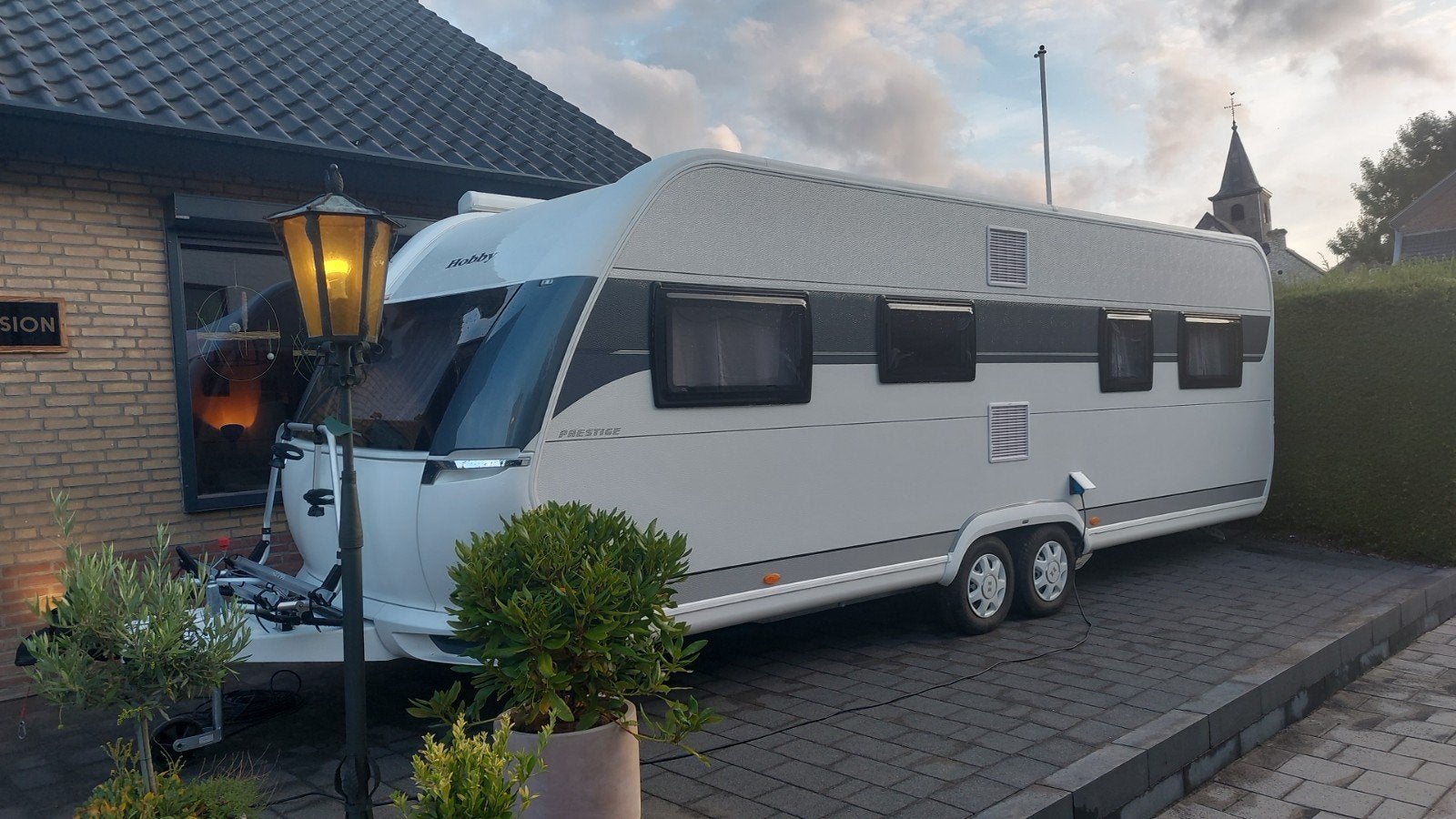 Hobby 650 Kfu Prestige 2023 als nieuw, incl. vele opties, Caravans en Kamperen, Rondzit, Hobby, Particulier, Tot en met 6