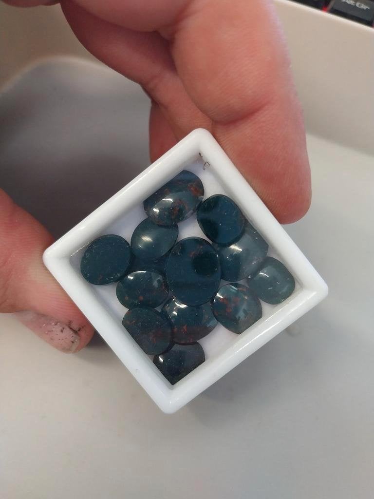 Mix van verschillende heliotroop cabochons, Ophalen of Verzenden