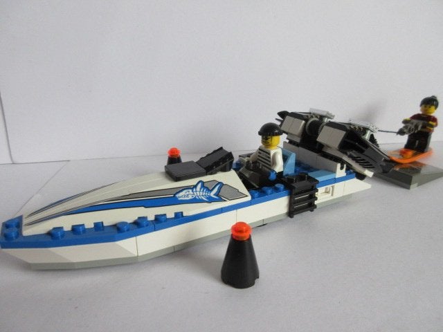 6737 Waterskieën achter speedboot, Wake Rider, Lego Island, Ophalen of Verzenden, Zo goed als nieuw, Complete set, Lego