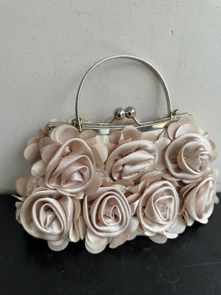 Kleine clutch avondtasje met rozetten 24/14 cm, Ophalen of Verzenden, Zo goed als nieuw