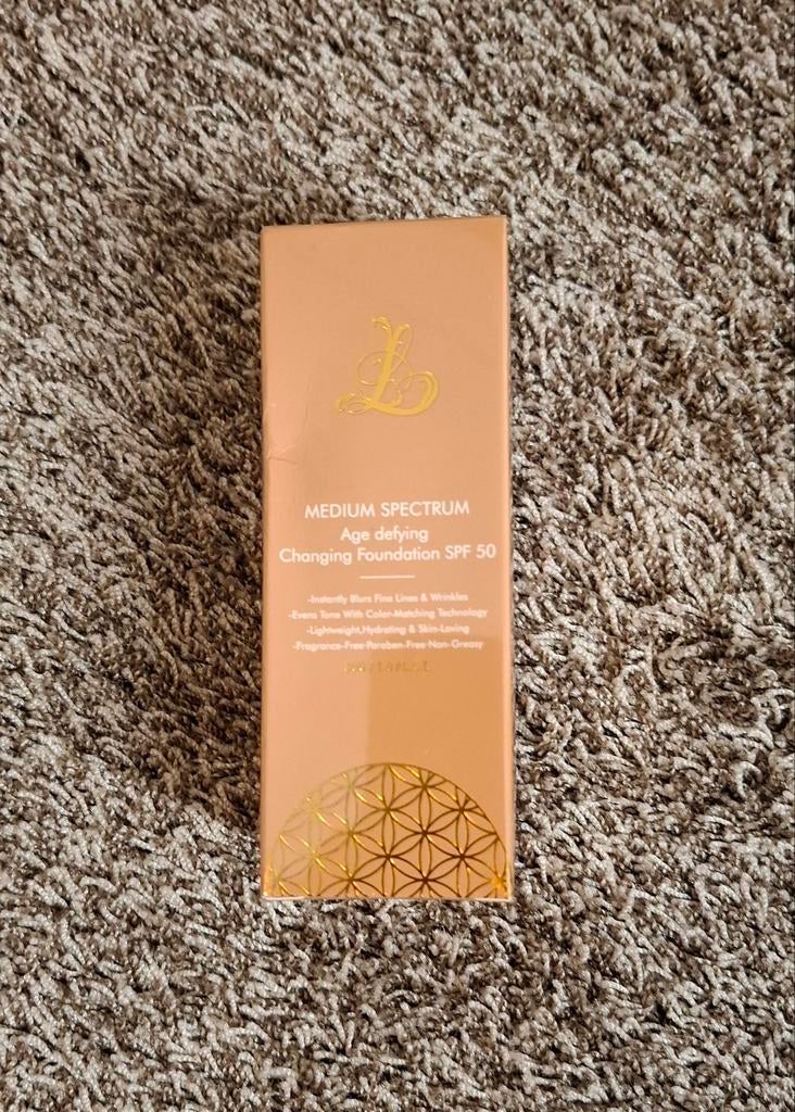 Legacare changing foundation, Sieraden, Tassen en Uiterlijk, Uiterlijk | Cosmetica en Make-up, Ophalen of Verzenden, Nieuw, Beige