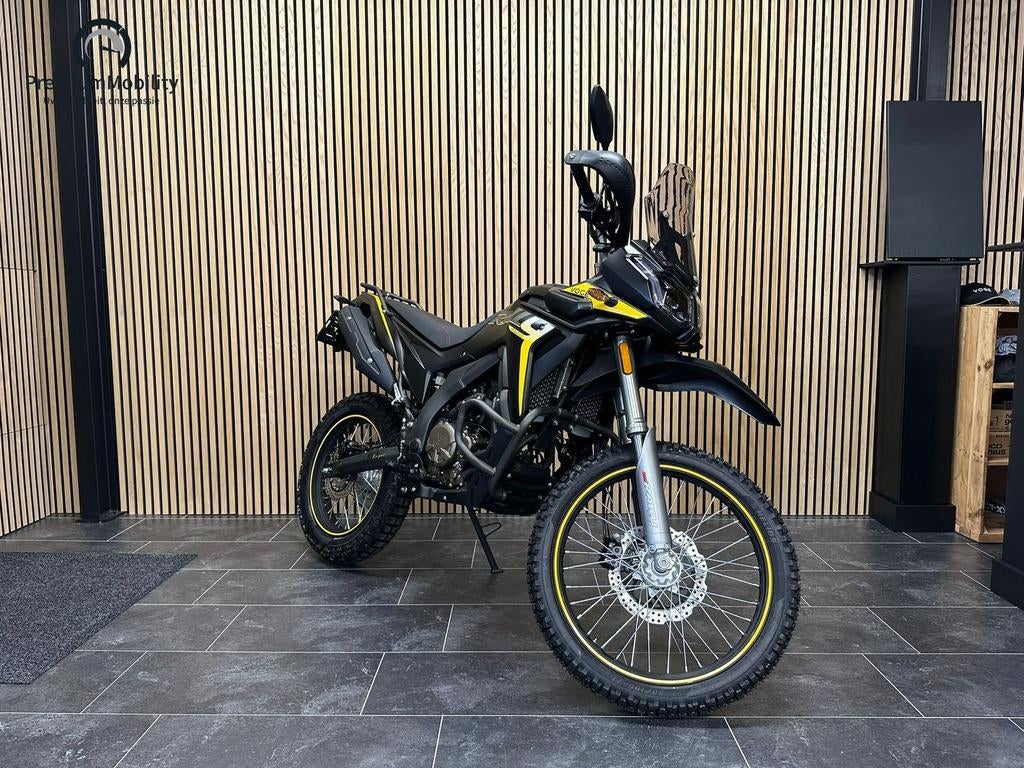 VOGE 300 RALLY (ZWART/GEEL), Motoren, Motoren | Overige merken, 292 cc, Bedrijf, Onbekend, Overig