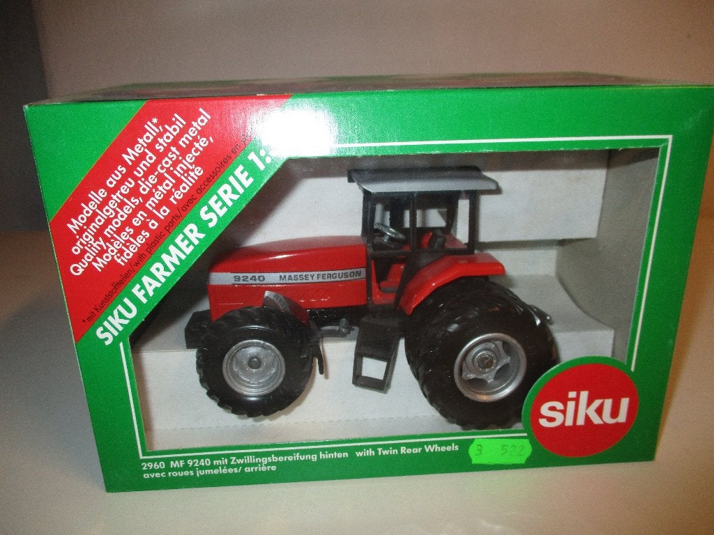 Siku Massey Ferguson 9240 met dubbellucht, Ophalen of Verzenden, Zo goed als nieuw, Tractor of Landbouw, SIKU