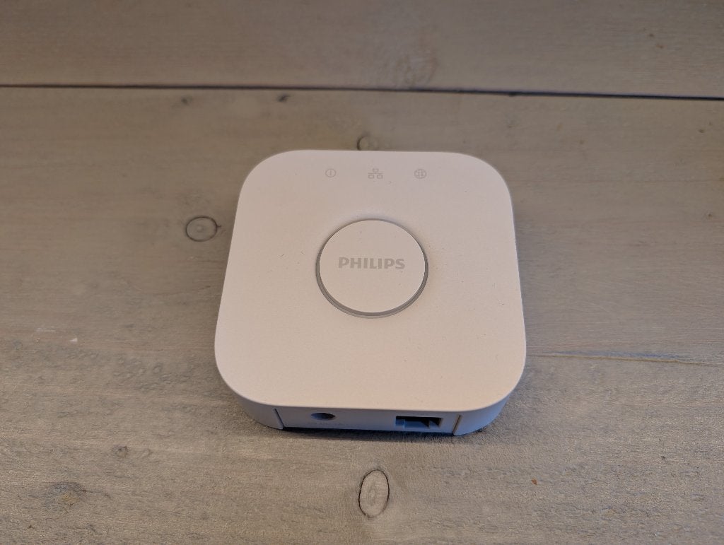 Philips Hue Bridge V2 met E27 lamp White and Color., Led-lamp, Bedienbaar via app, Zo goed als nieuw, Meerkleurig