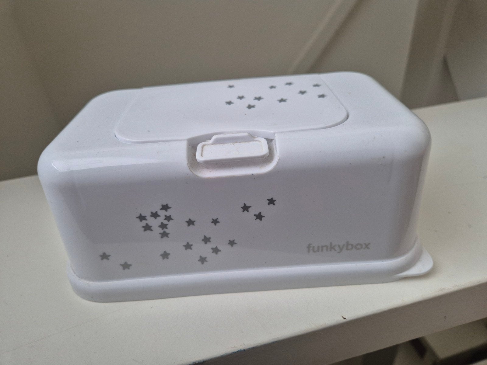 Funkybox babydoekjes dispenser wit met sterren, Ophalen, Gebruikt
