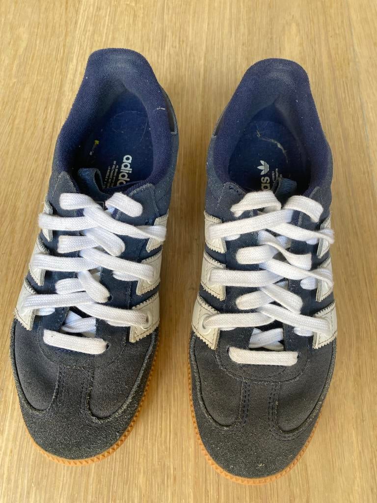 Adidas Samba Sneakers - Donkerblauw met witte strepen, Ophalen of Verzenden, Zo goed als nieuw, Blauw, Sneakers of Gympen