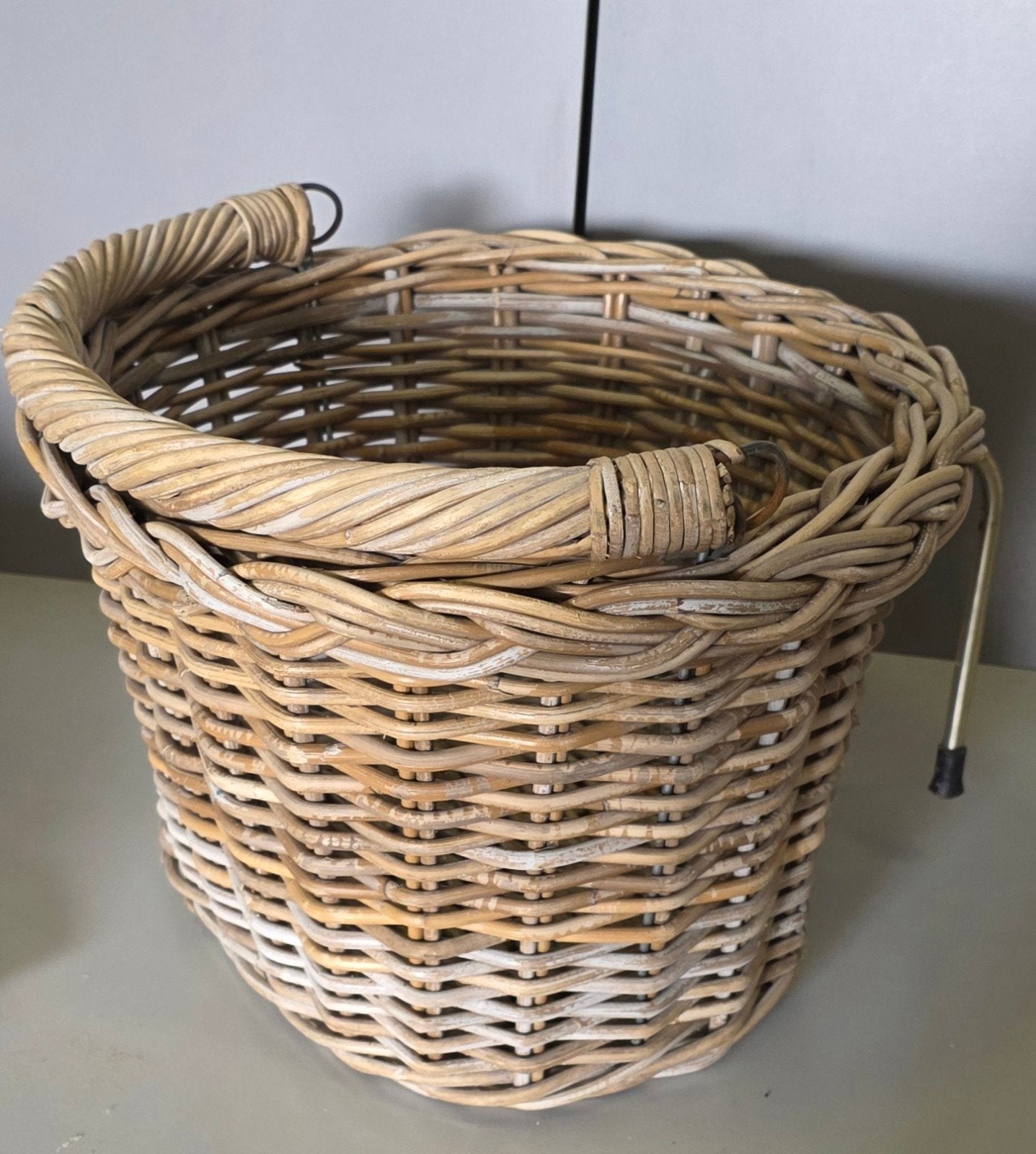 Rotan fietsmand met stuurbevestiging, Ophalen, Gebruikt, Onbekend, Stuurbevestiging