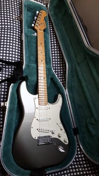 Fender Stratocaster (USA, 1983) - Vintage Elektrische Gitaar, Ophalen of Verzenden, Gebruikt, Solid body, Fender