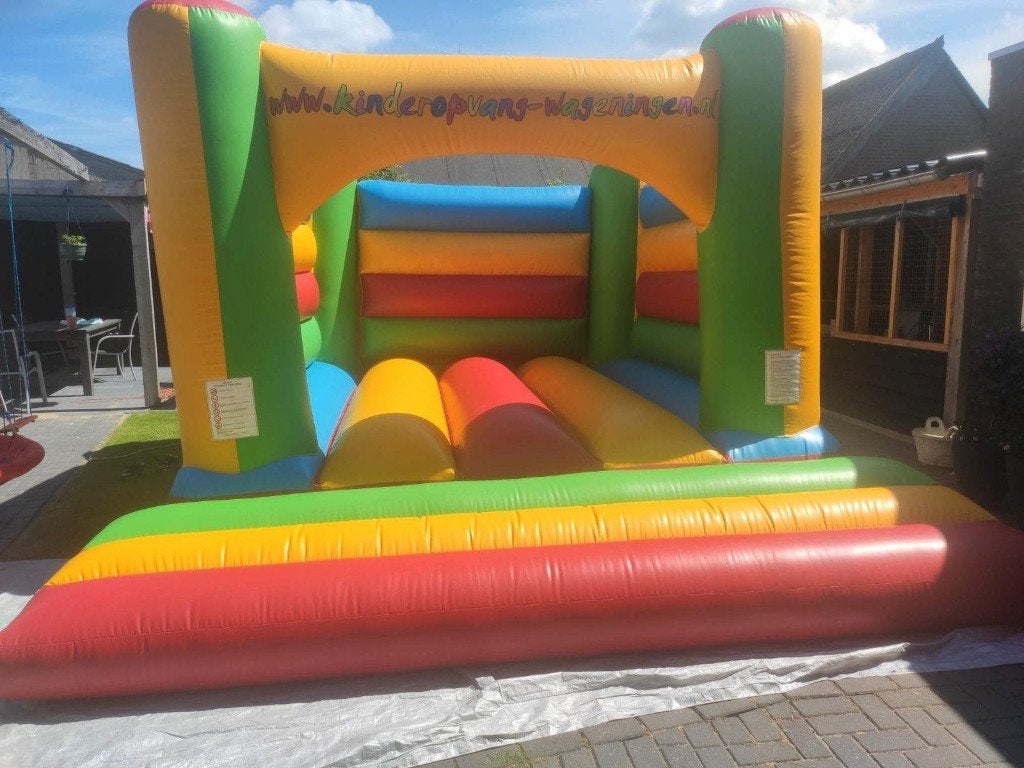Springkussen te huur 4,5 bij 5,5 meter, Ophalen, Zo goed als nieuw, Overige