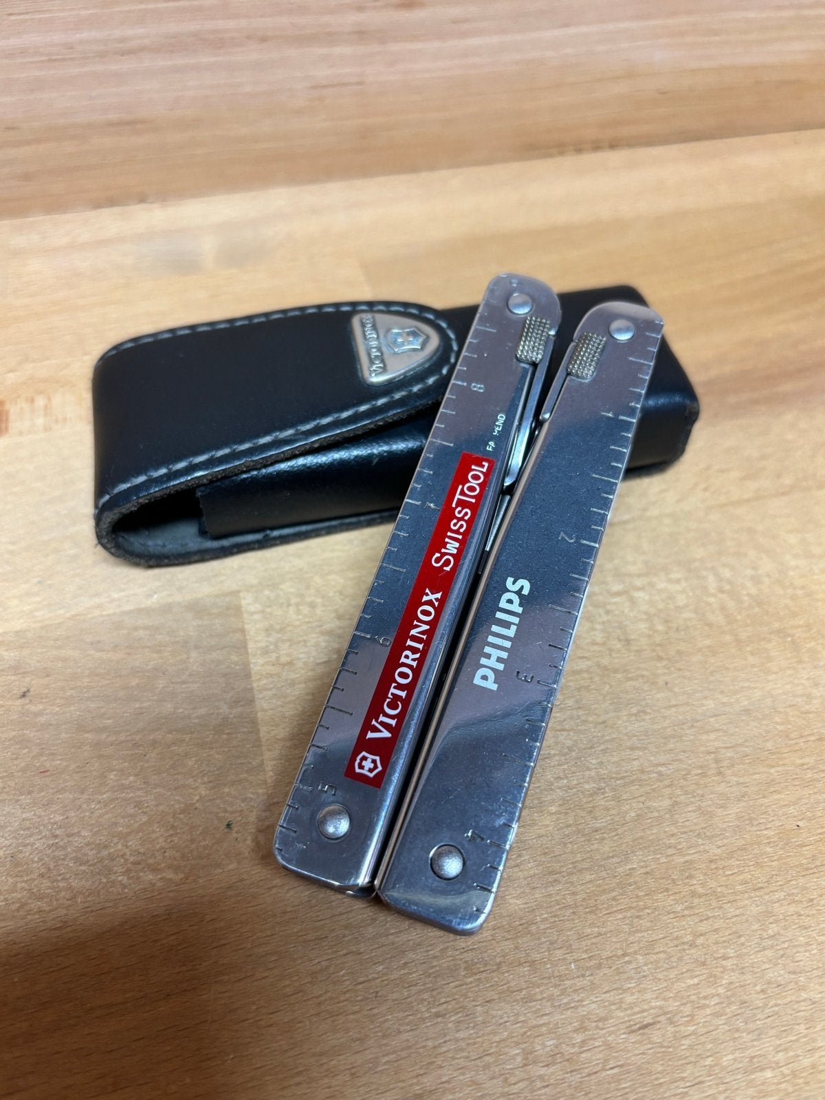 Victorinox Swisstool Multitool met Leren Hoes, Ophalen of Verzenden, Zo goed als nieuw, V, V