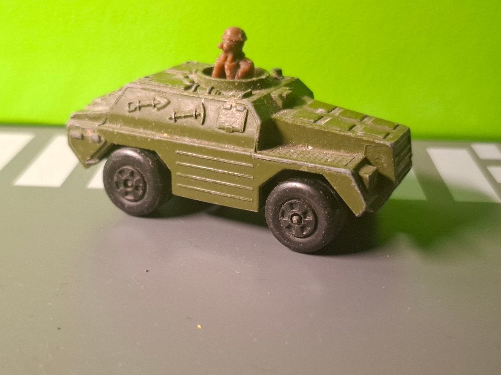 Matchbox 28 - Army Stoat [groen] 1/60, Ophalen of Verzenden, Gebruikt, Auto