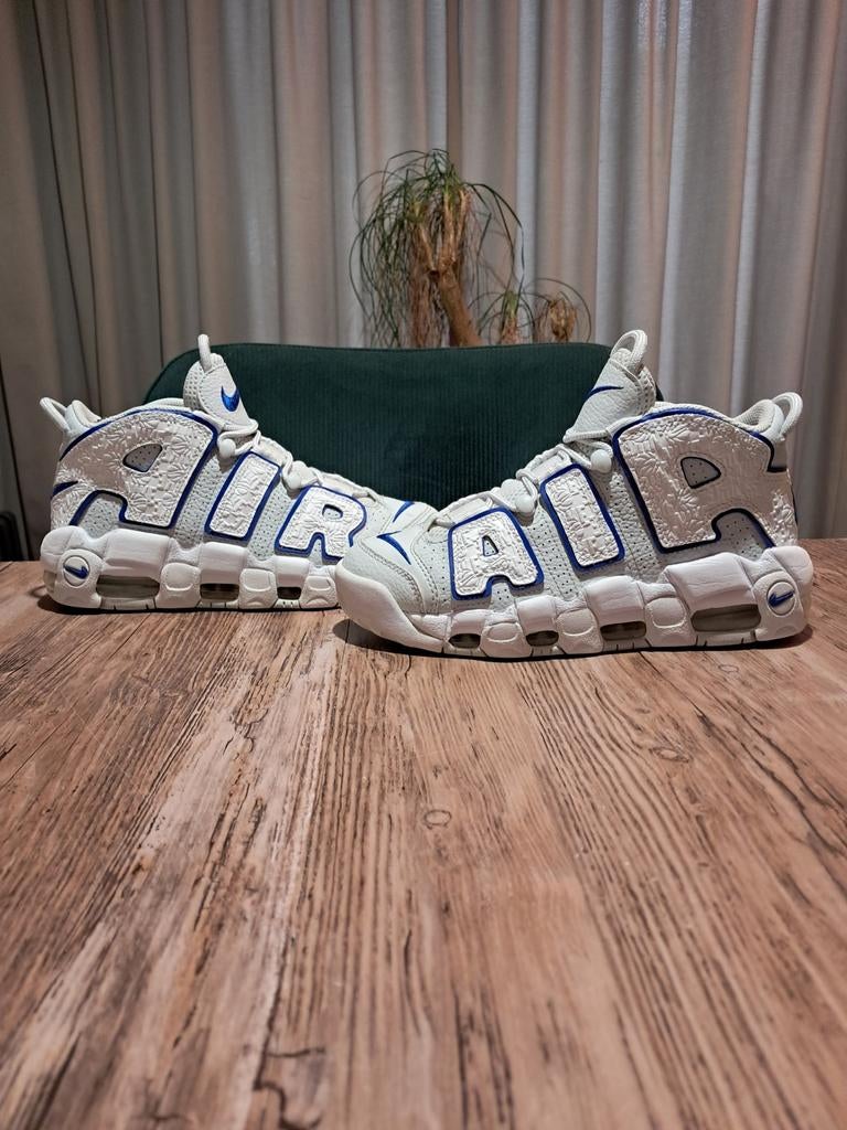 Nike Air More Uptempo '96 Premium 'Embossed Hoops' Size 38, Kleding | Dames, Schoenen, Zo goed als nieuw, Sneakers of Gympen, Wit