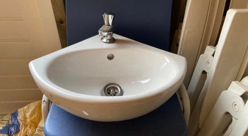 Geberit wasbak, Huis en Inrichting, Badkamer | Badkamermeubels, Zo goed als nieuw, Minder dan 100 cm, Wasbak of Wastafel, 25 tot 50 cm