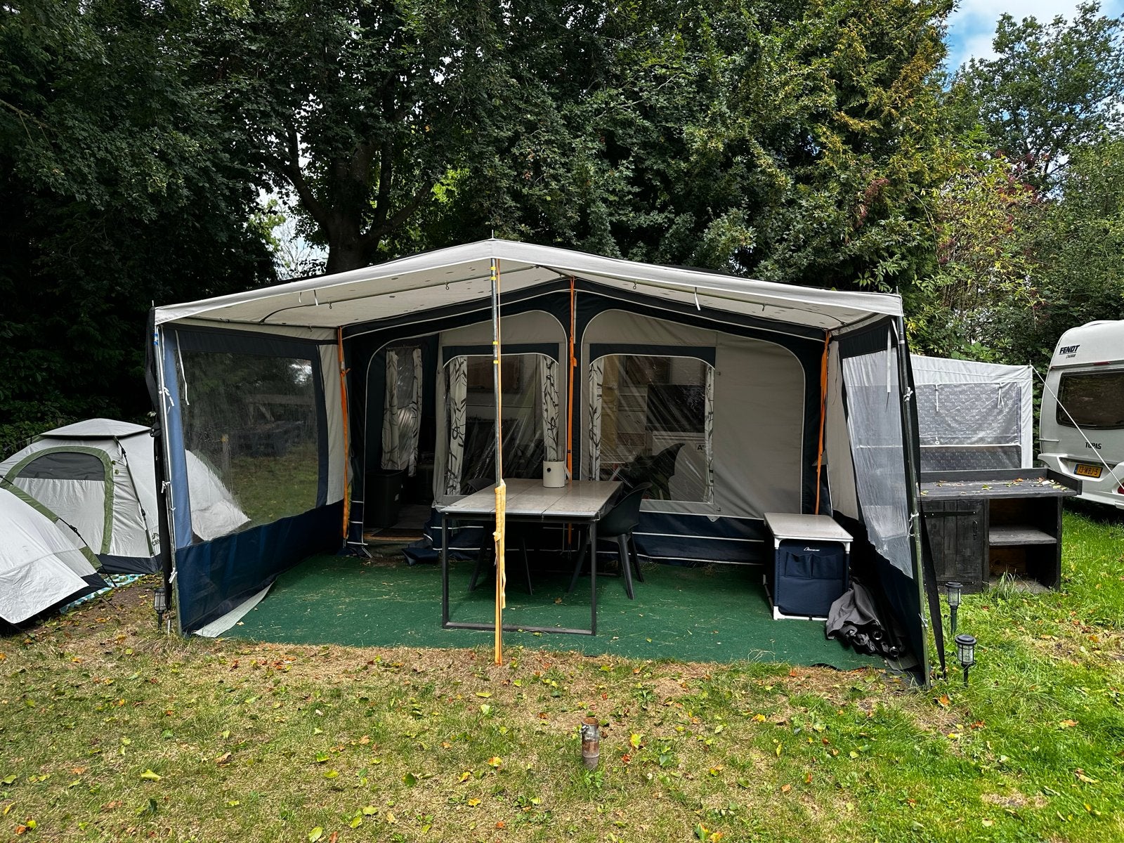 Dethleffs Rondo Caravan met voortent, luifel en matras, Vast bed, Rondzit, Particulier, Dethleffs