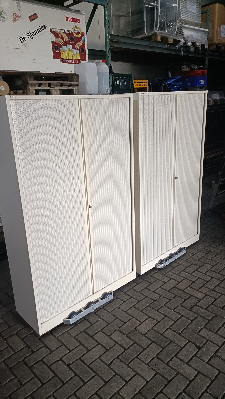 Ahrend  roldeurkasten met geperforeerde metalen roldeuren, Gebruikt, 100 tot 150 cm, R, Ahrend metalen roldeurkasten archiefkasten