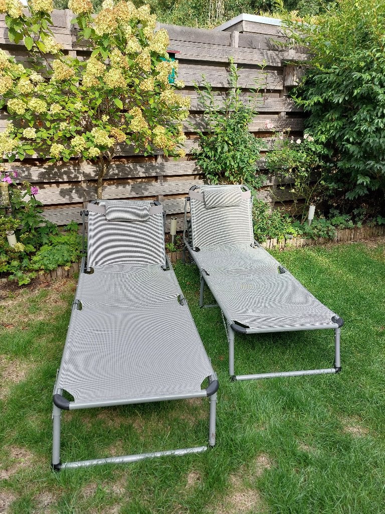 Soepele ligbedden met hoofdsteun te koop, Tuin en Terras, Ligbedden, Ophalen, Gebruikt, Kunststof, Inklapbaar