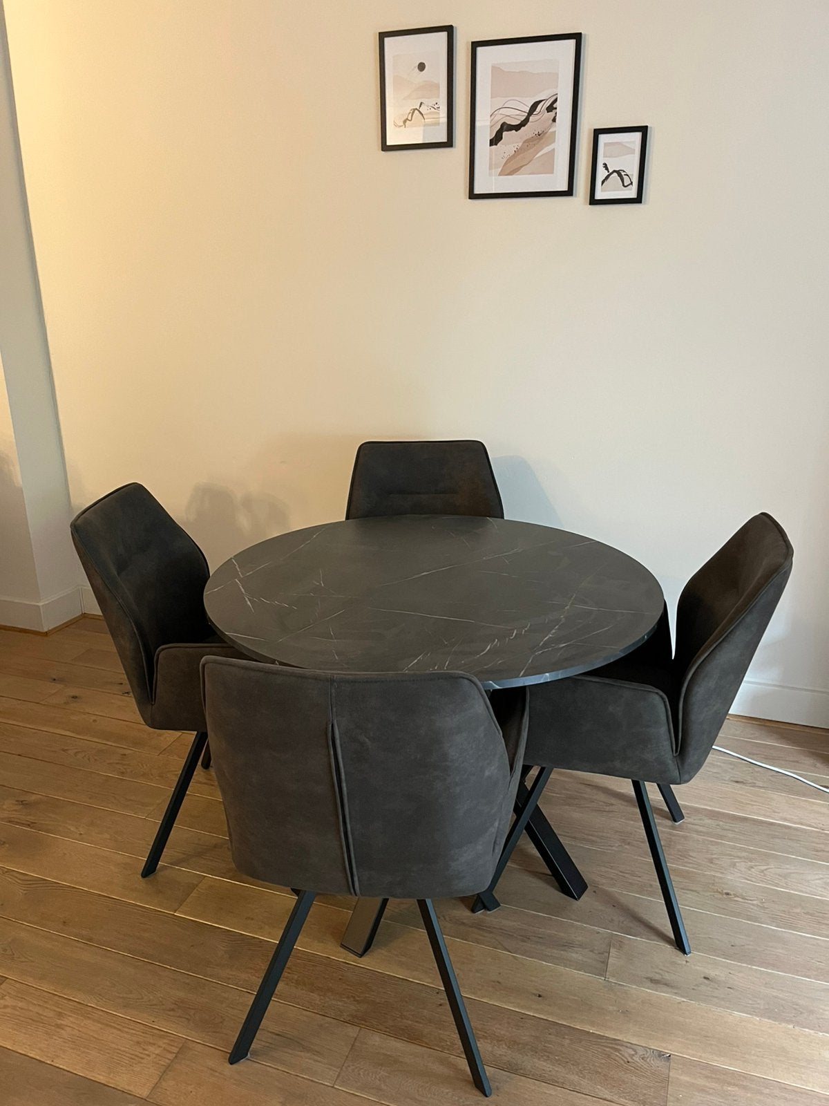 Ronde tafel met 4 stoelen, Ophalen, Zo goed als nieuw, Rond, 100 tot 150 cm