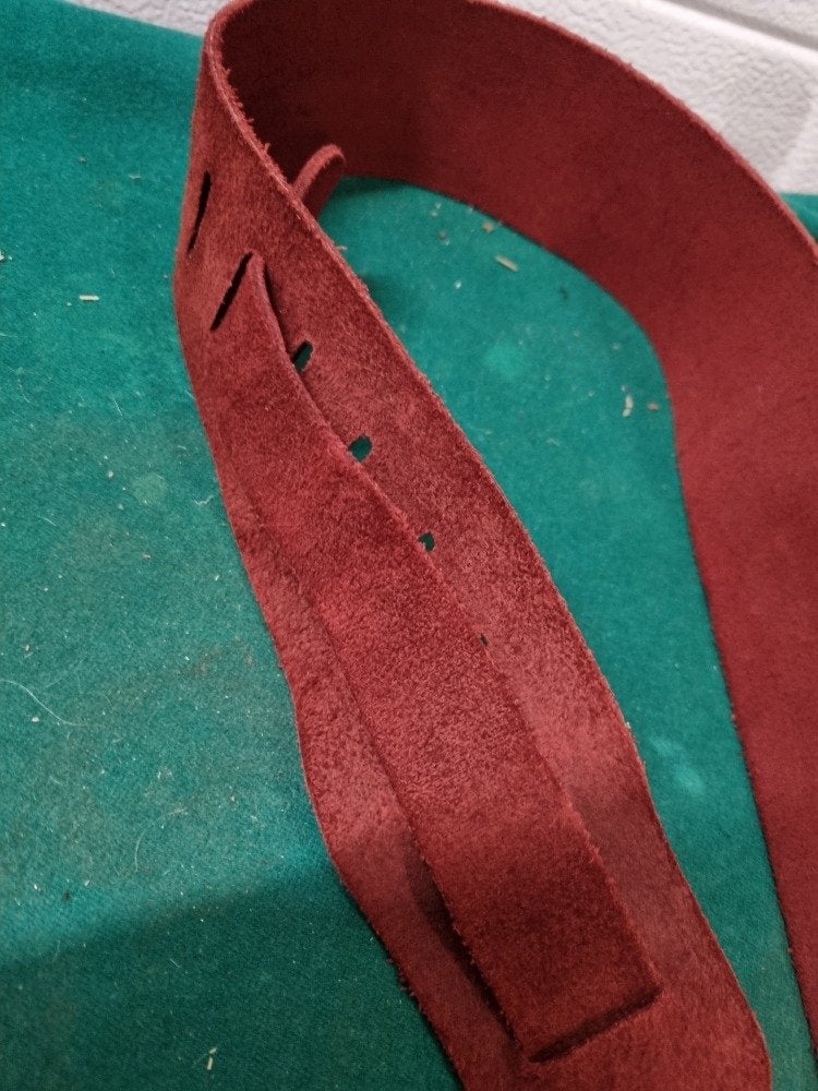 gitaarband boston suede, Ophalen of Verzenden, 'T Olde Gre-j, Info@toldegrej.nl, Endepoelstraat 20f Didam