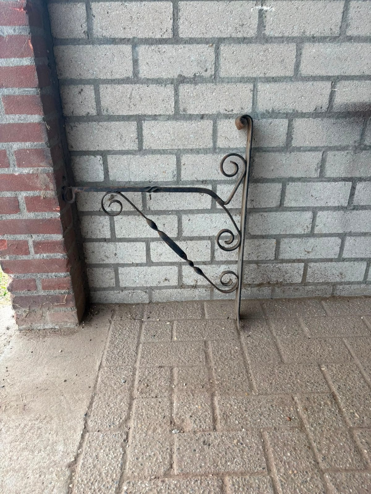Decoratieve smeedijzeren muurbeugel, Huis en Inrichting, Ophalen, Vintage, Metaal, Gebruikt