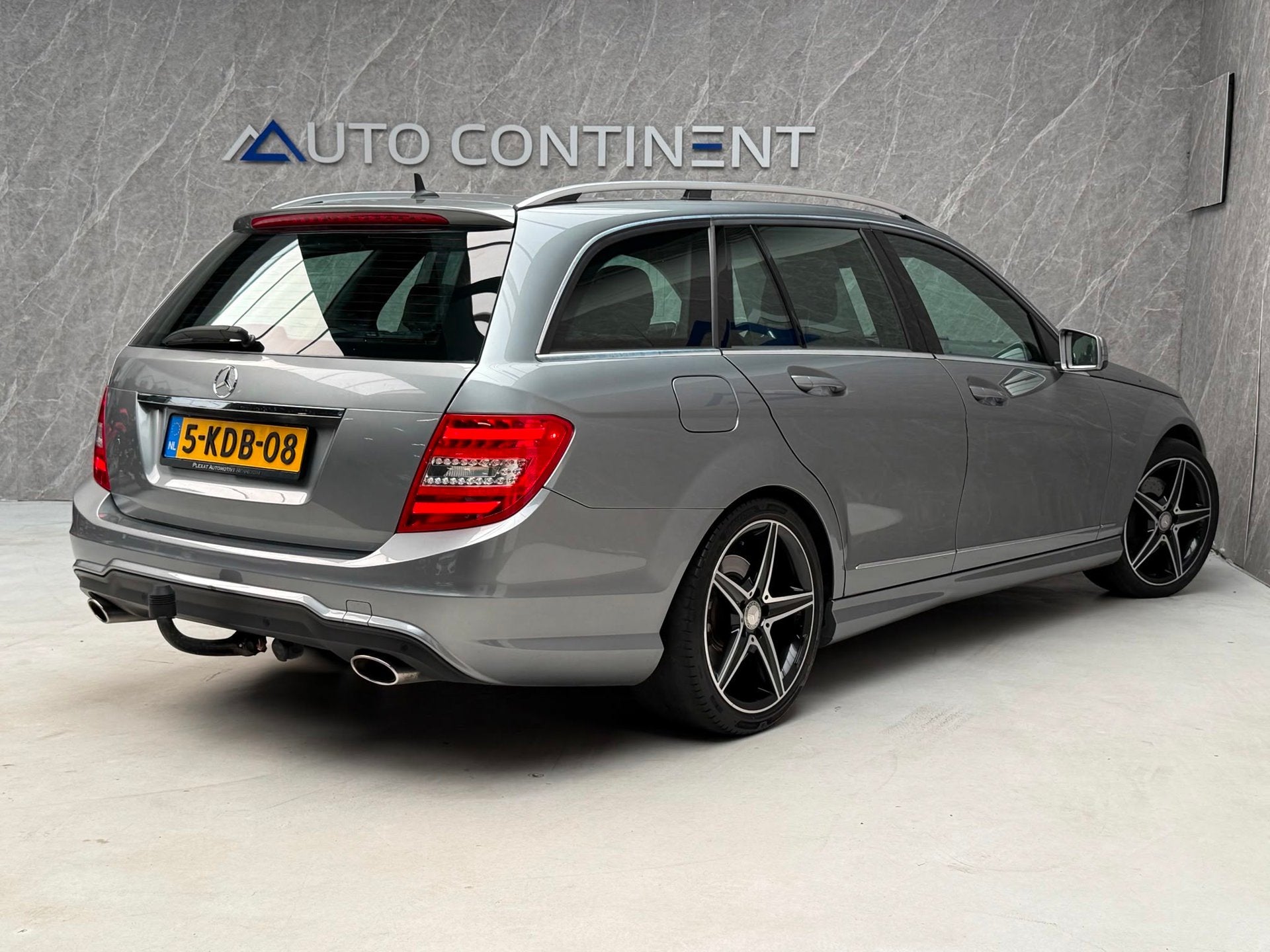 Mercedes-Benz C-klasse Estate 350 Avantgarde 306 PK / NAP /, Auto's, Mercedes-Benz, Automaat, Euro 5, Achterwielaandrijving, Zwart