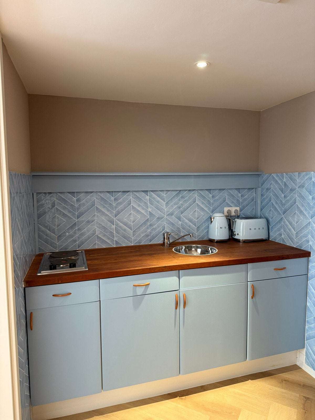Appartement tijdelijk te huur per maand 2 tot 4 personen, Huizen en Kamers, Kamers te huur, 50 m² of meer