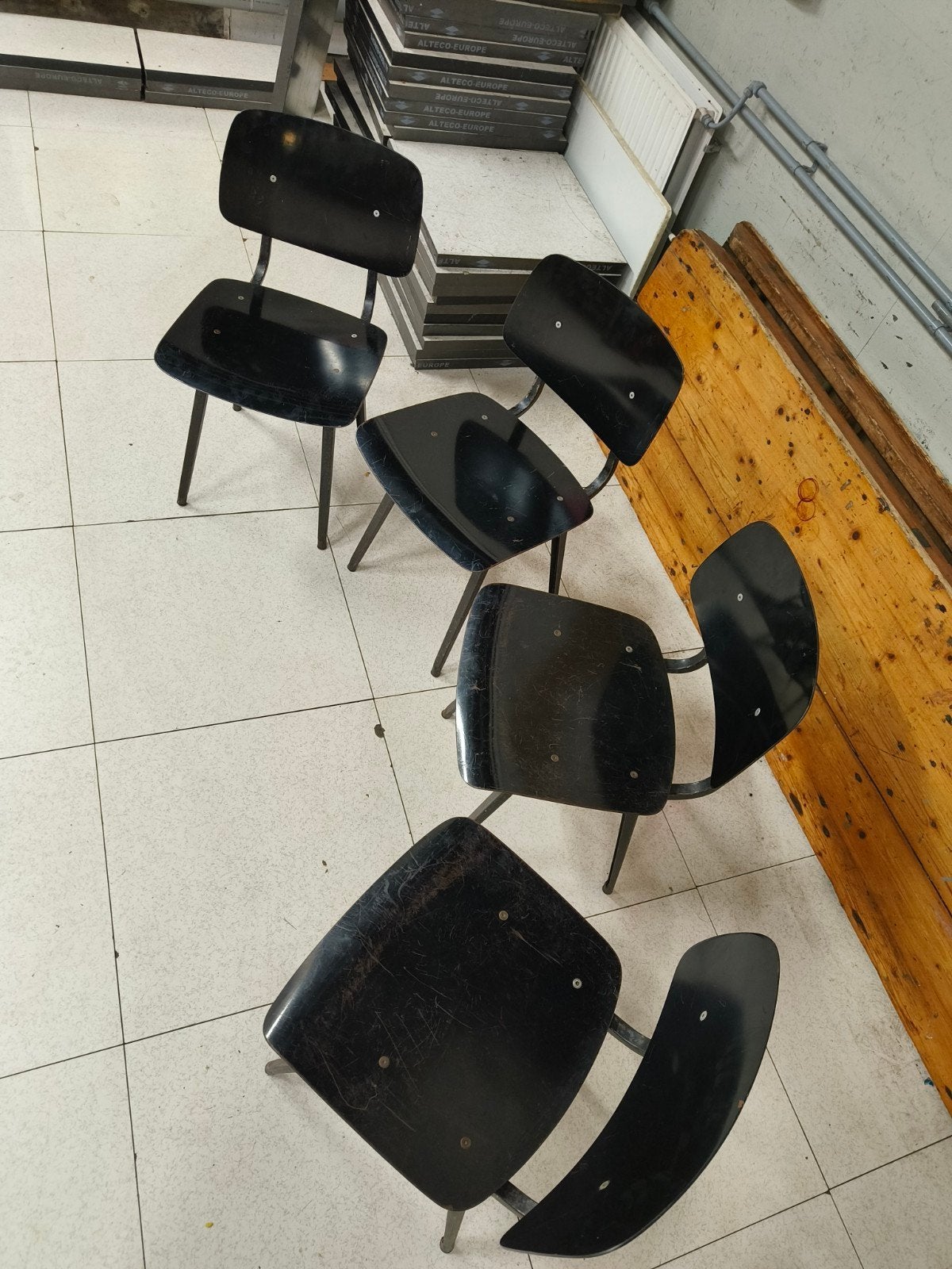 Set van 4 Friso Kramer Revolt stoelen - Ahrend de Cirkel, Ophalen