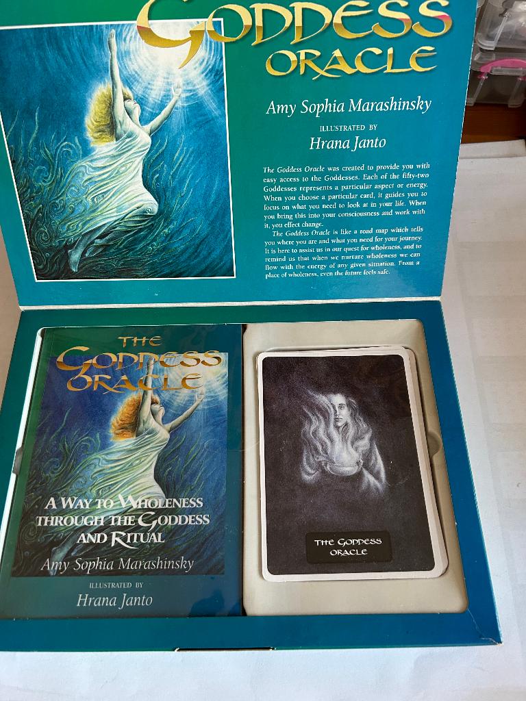 The Goddess Oracle by Amy Sophia Marashinsky, Boeken, Ophalen of Verzenden, Zo goed als nieuw, Tarot of Kaarten leggen, Overige typen