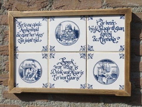 Tegels met afbeeldingen en spreuken in lijst prima staat, Antiek en Kunst, Antiek | Wandborden en Tegels, Ophalen of Verzenden