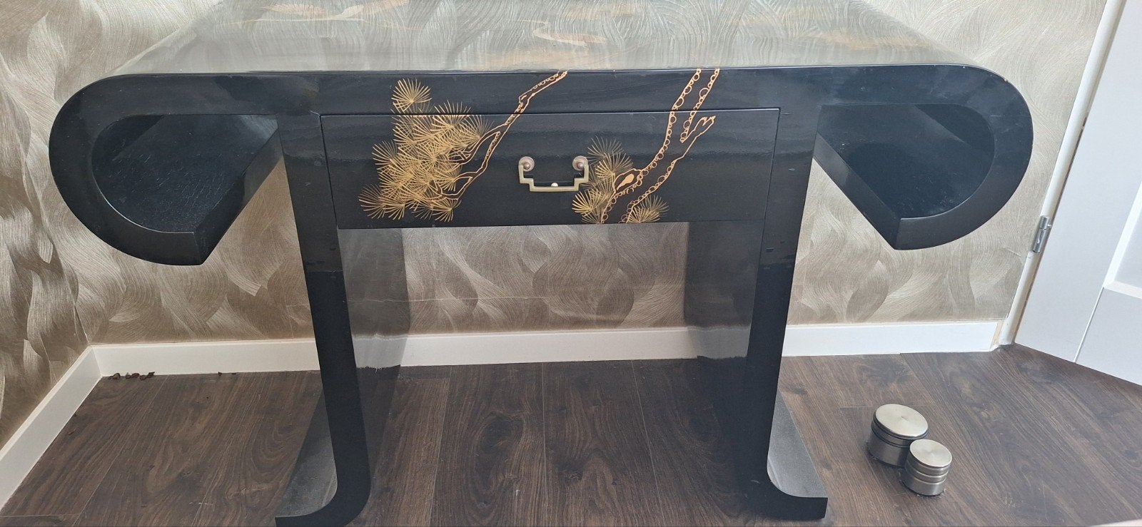 Zwarte Oosterse Console Tafel met Kraanvogels en Pijnbomen, Ophalen