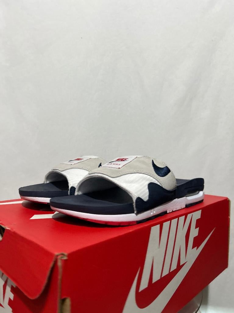 ALS NIEUW! Maat 42,5 - Nike Air Max 1 Slide Obsidian Red, Ophalen, Overige kleuren, Nike, Nike