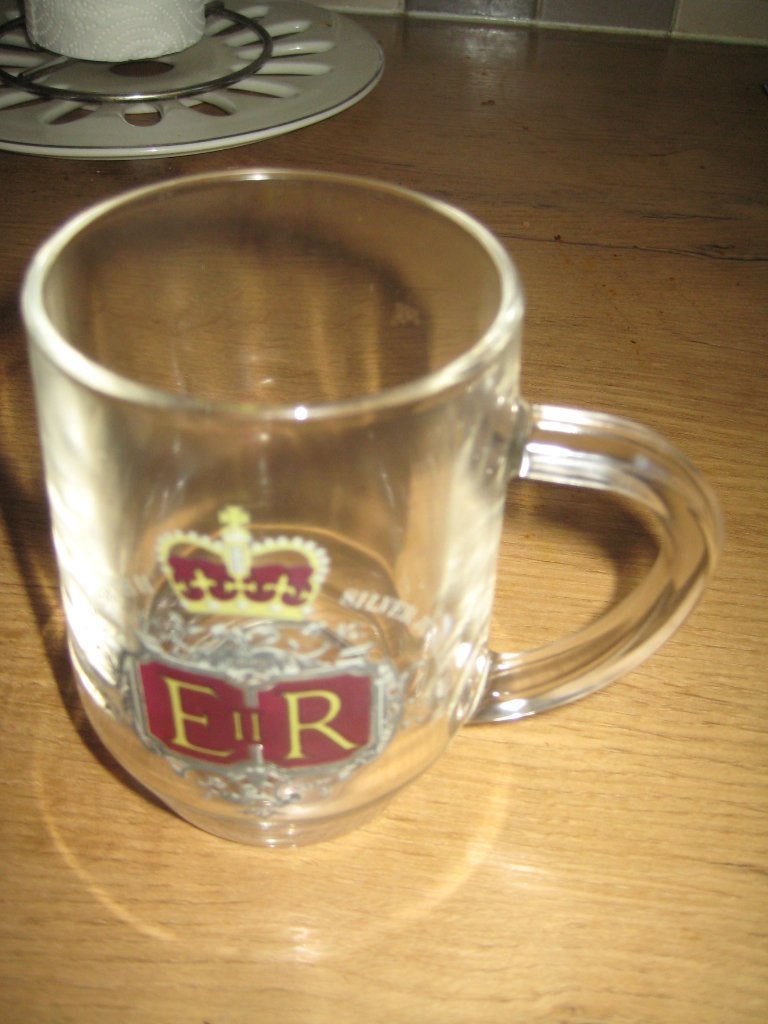 glazen pul queen elizabeth II silver jubilee 1877, Ophalen of Verzenden, Zo goed als nieuw, Buitenland, Overige typen