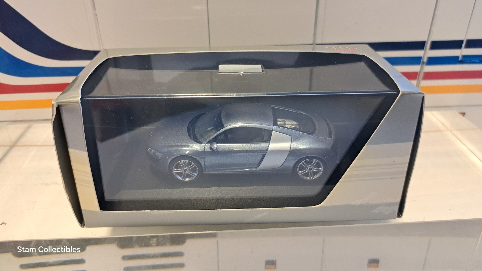 Schuco Audi R8 Jet Blue Dealer Edition, Hobby en Vrije tijd, Gebruikt, Auto, Ophalen of Verzenden, Schuco