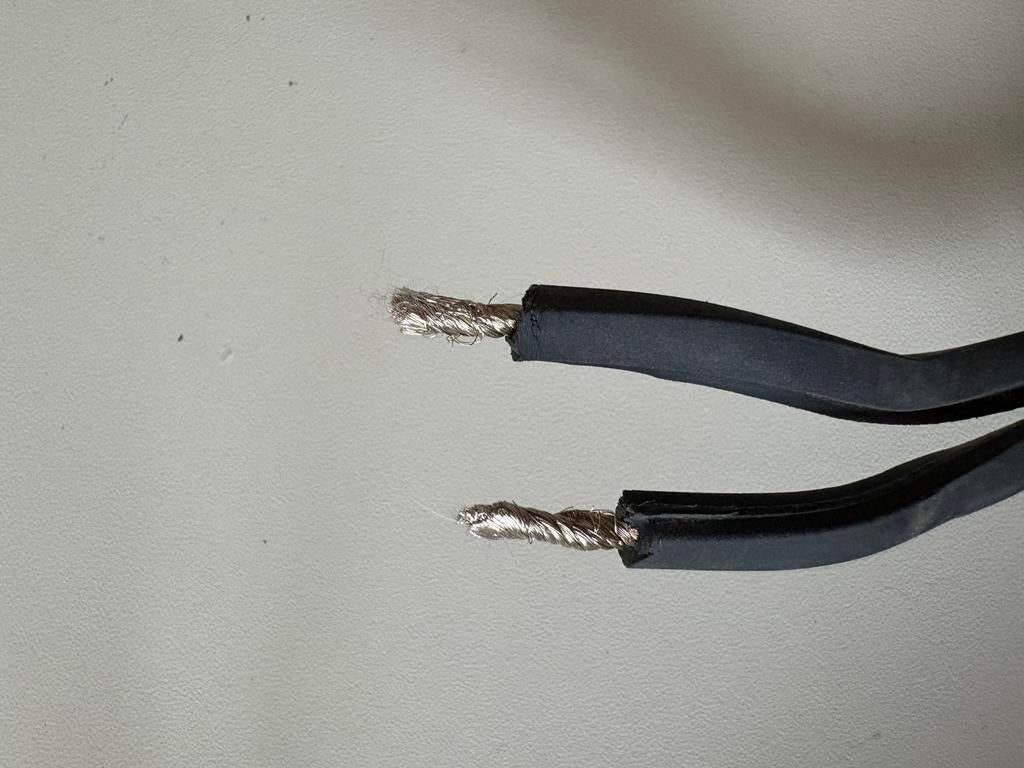 Luidspreaker speaker kabel silvered, Audio, Tv en Foto, Audiokabels en Televisiekabels, Ophalen of Verzenden, Zo goed als nieuw