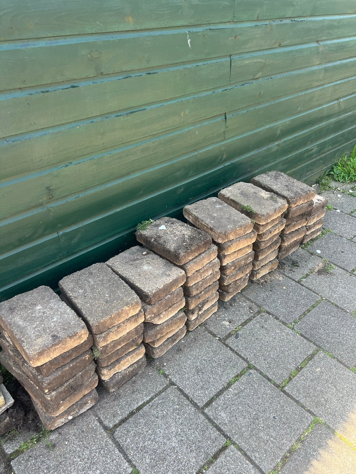 Gebruikte betonnen klinkers voor tuin of oprit, Tuin en Terras, Tegels en Klinkers, Ophalen, Gebruikt, Klinkers, Minder dan 5 m²