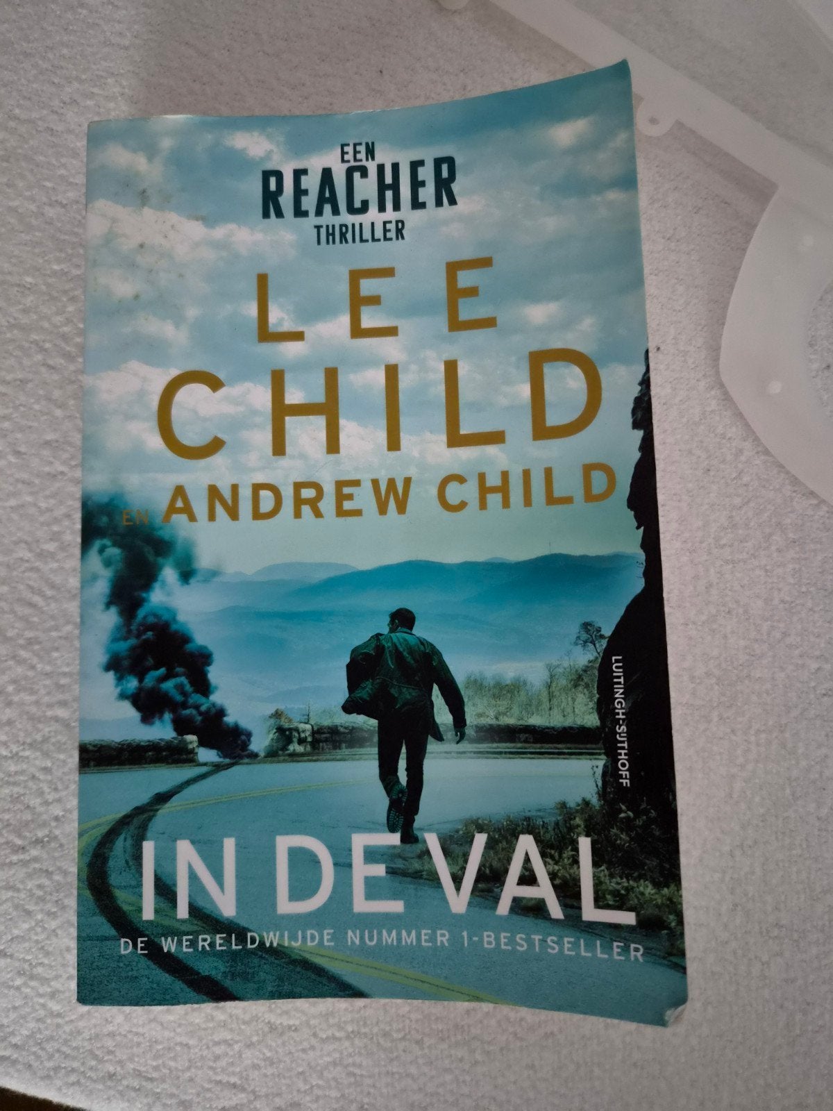 Lee Child & Andrew Child - In de Val (Reacher Thriller), Boeken, Ophalen of Verzenden, Gelezen, Lee Child & Andrew Child, Nederland