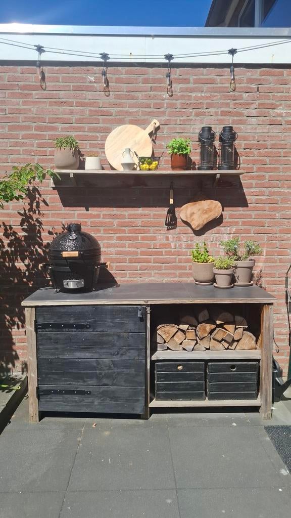Mooie buitenkeuken, Ophalen, Houtskool