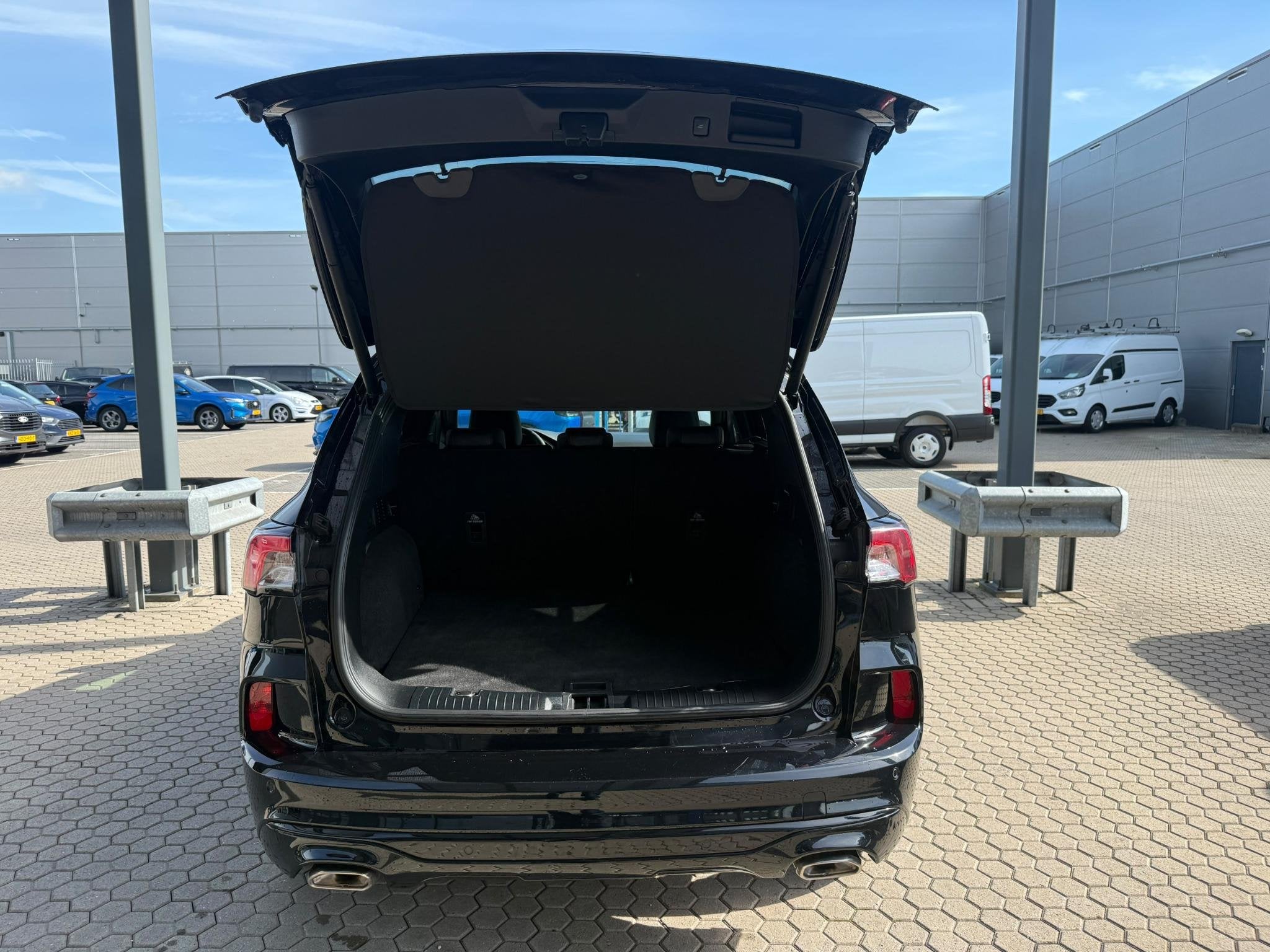Ford Kuga 2.5 PHEV ST-Line X | VERWARMDE VOORSTOELEN | NAVIG, Auto's, 14 kWh, Gebruikt, Euro 6, 4 cilinders