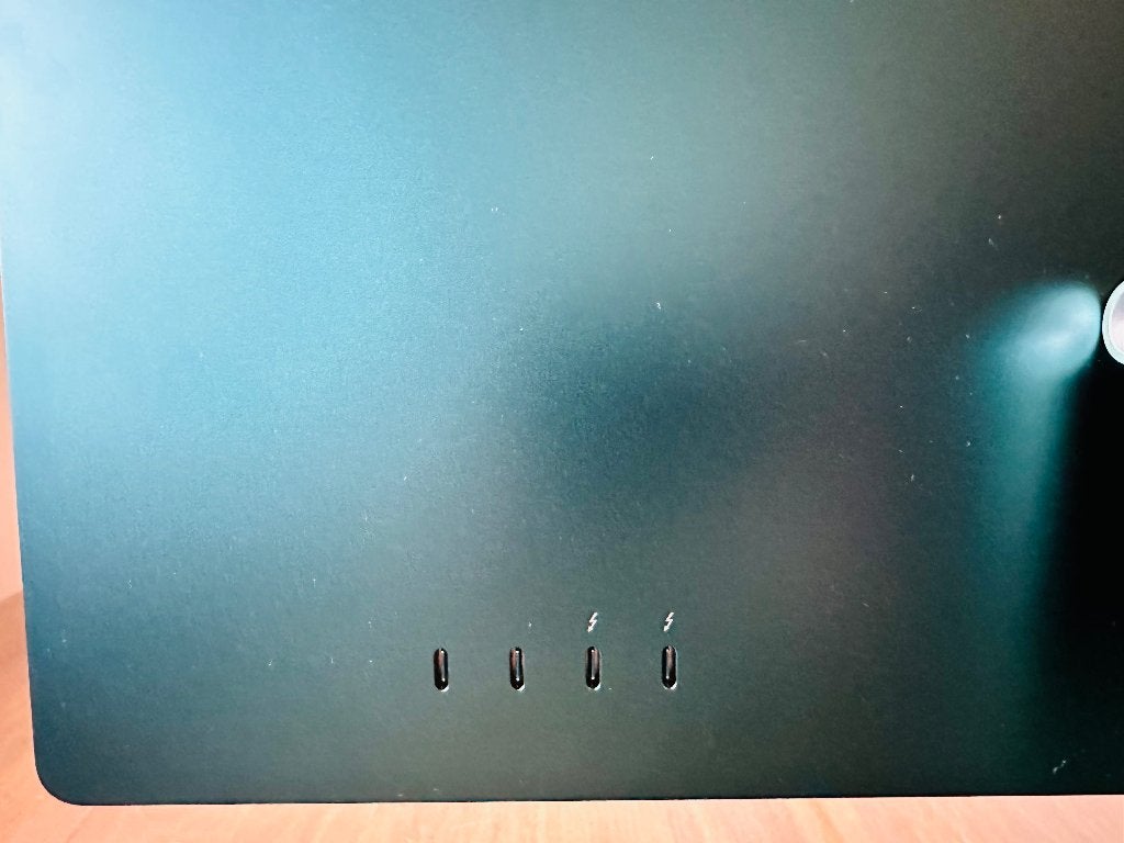 Foto 6 van ✅ iMac 24" M1 8GB Ram 512GB SSD Met Extra’s Z.G.A.N