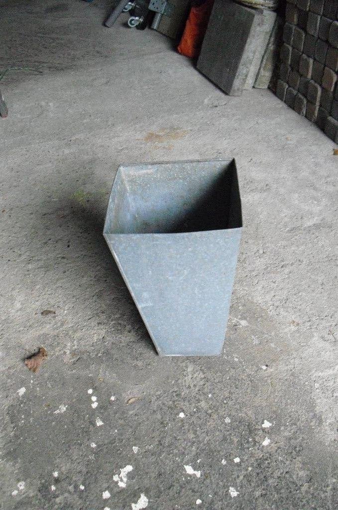 TE KOOP METAAL BLOEM BAKJE, Ophalen, Gebruikt, Vierkant, Tuin